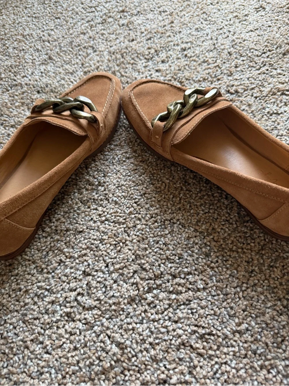 CROWN VINTAGE Camel Tan Faux Suede Gold Chain Loafer